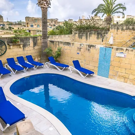 Caqsi * Kerċem